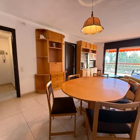 Agi Parramon A Apartamento Roses